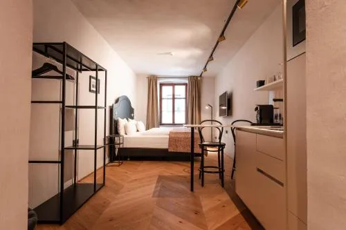 H5 Grauer Bär Studios & More in Innsbruck, Österreich