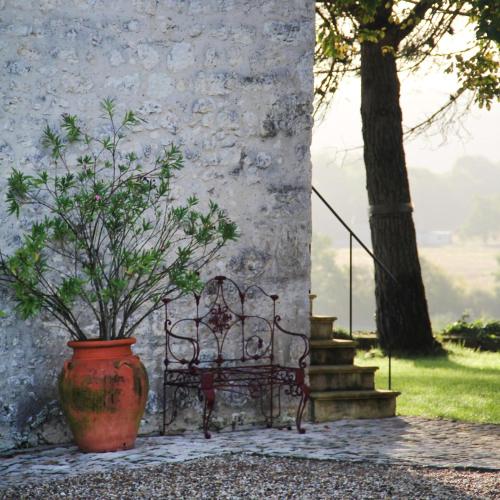 Dārzs, Dovecote of Château Hostens-Picant (Dovecote of Chateau Hostens-Picant) in Les Lèves-et-Thoumeyragues