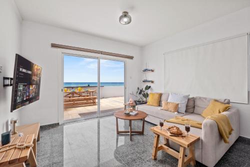 Lagoon Blue Beach House by Nomads in อาเกียมารีนาไครโซคูส