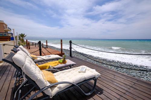 Lagoon Blue Beach House by Nomads in อาเกียมารีนาไครโซคูส