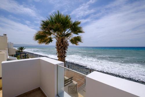 Lagoon Blue Beach House by Nomads in อาเกียมารีนาไครโซคูส