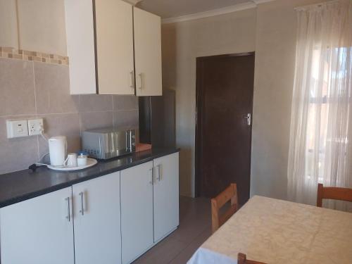 廚房, AS contractors accommodation in 布朗賀斯特