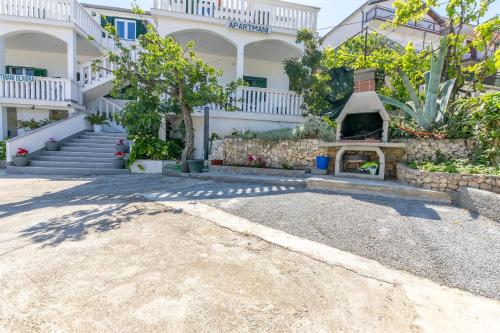 Apartments Olivera - image 2