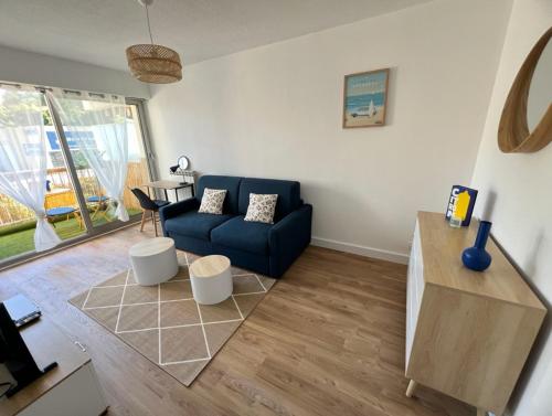 MOENA Antibes in Camp Long