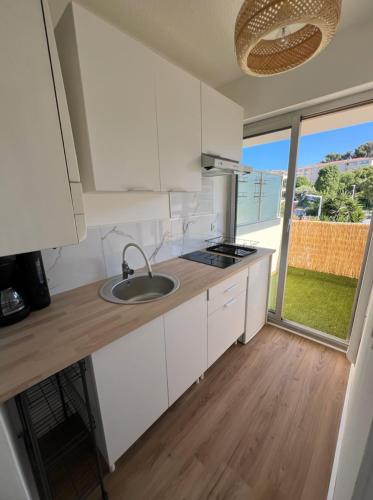 MOENA Antibes in Camp Long