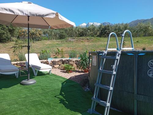Las Traviesas CABAÑA (Las Traviesas CABANA) in Candeleda