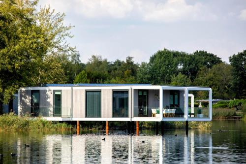 3 bedrooms, 5 beds