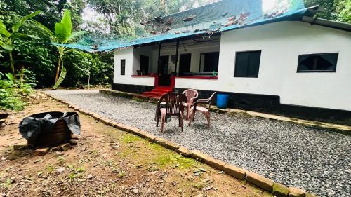 Tharavadu Homestay - Athirapally Tharavadu Homestay - Athirapally