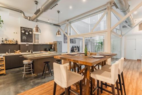 175m Trendy Loft in Luxury District with Premium Amenities
