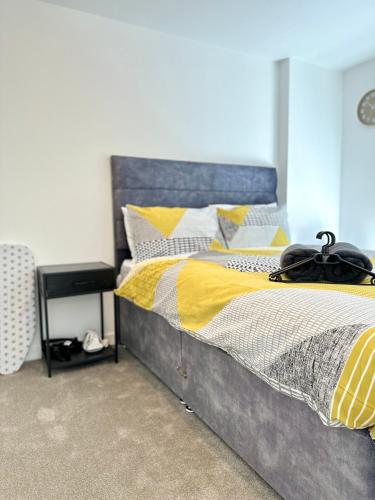 Sleeps 4 Central Ensuite - Parking & CityView, Manchester (photo 10)