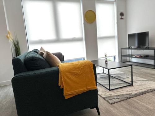 Sleeps 4 Central Ensuite - Parking & CityView, Manchester (photo 9)