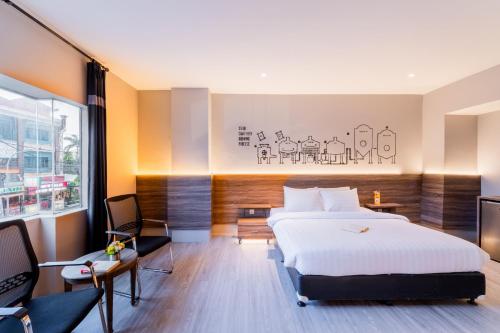 room detail thumbnail 0