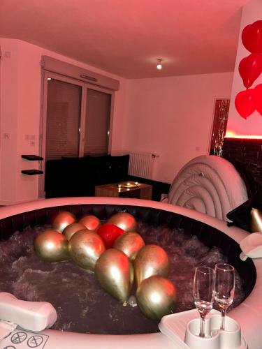 Jacuzzi suite in Clichy-sous-Bois