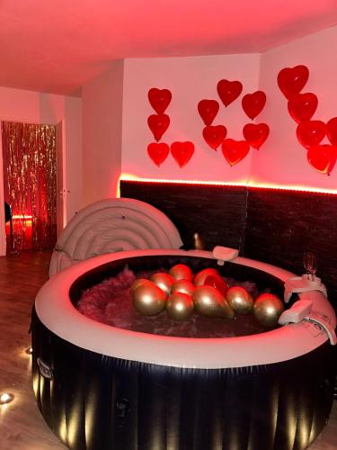 Jacuzzi suite in Clichy-sous-Bois