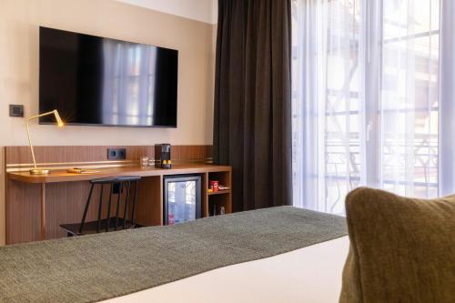 room detail thumbnail 1