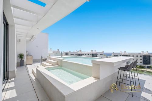 Penthouse with a private pool and sea view in Fuengirola, Fuengirola (fotografie 9)