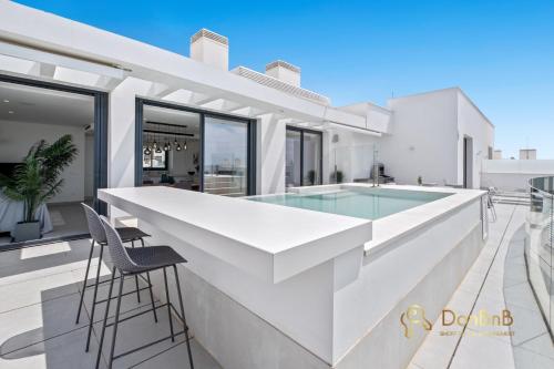 Penthouse with a private pool and sea view in Fuengirola, Fuengirola (fotografie 8)