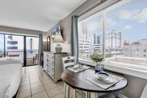 The Beachside Dacha - Lock-Out 2 Bedroom Ocean View Condo