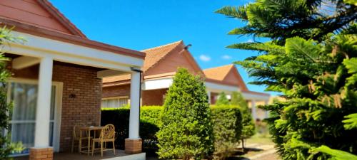 Зовнішній вигляд готелю, Mahafaly Hotel & Resort  in Antsirabe