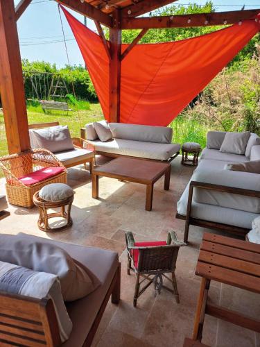 Balkons/terase, La Villa Rouge in Valdivienne