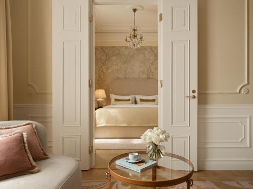 Suite, executive