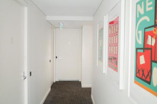 Crown Hotel Surry Hills - main image