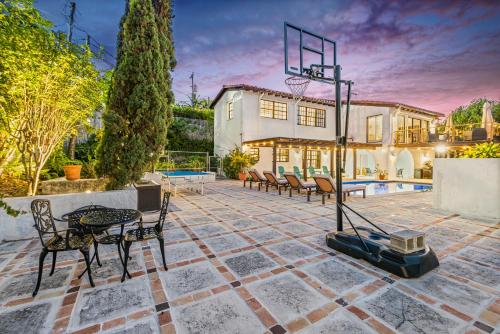 Villa with Sea View image 4