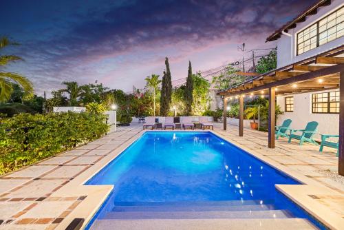 Villa with Sea View image 3