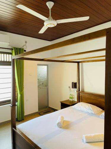Deluxe Double Room image 3