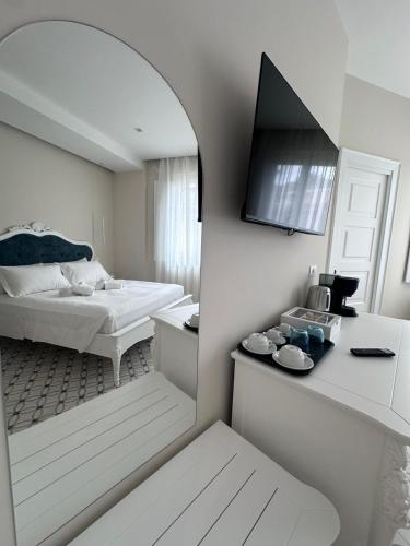 Deluxe Room image 5