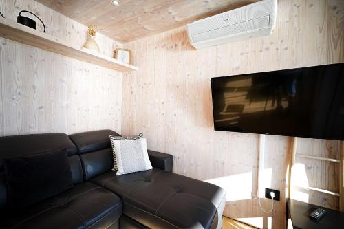 Buqez Eco Resort - Beach Villa 22 - image 3
