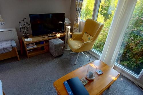 Sleeps 6 Pets Allowed & Free Parking in Preston