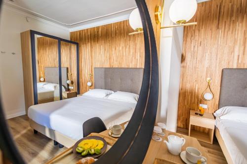 2 twin beds