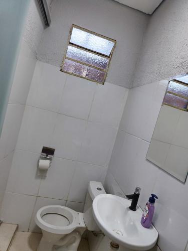 Estúdio mobiliado 5 (Estudio mobiliado 5) in กอนตาเจง