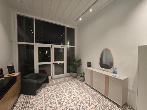 Green Leaf - Old City Suite 5