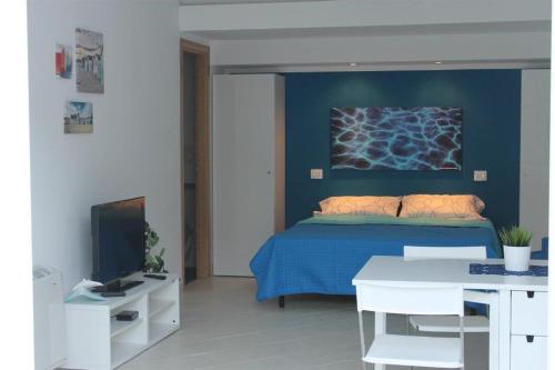 One-Bedroom Apartment image 10