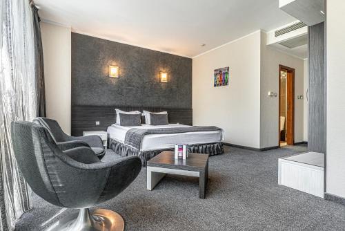 Hotel Noris Room Type - Deluxe Double Room
