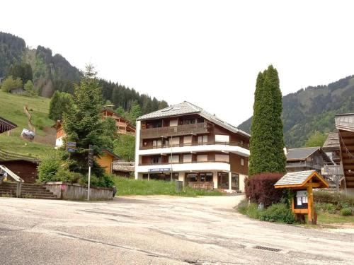 Location 2 pièces 4 pers, ascenseur, vue montagne, parking, St Jean d'Aulps - FR-1-573-40 (Location 2 pieces 4 pers, ascenseur, vue montagne, parking, St Jean d'Aulps - FR-1-573-40) in Le Biot