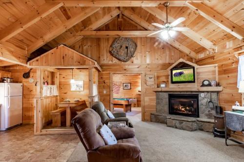 Amazing Views! Hot Tub,Pool Table,Fireplace,Relax! in Gatlinburg (TN)