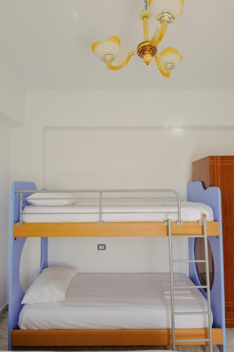 Quadruple Room image 3