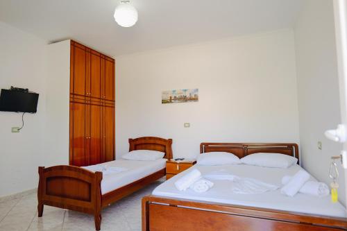 Triple Room image 2