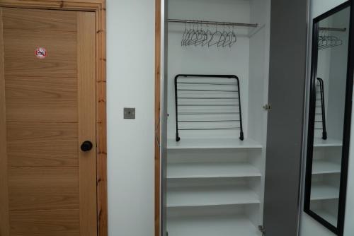 4 Bed Failsworth Home, 3 Bathrooms including Free Parking - Workspaces - Garden - Less than 10 Minute Drive to Etihad Stadium, CoOp Live - Less than 15 Minute Drive to City Centre, Manchester (fotografie 5)