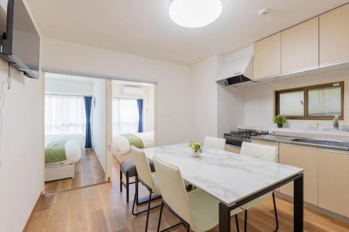 3 bedrooms, 5-minute walk to Shinjuku City Center, Isetan department store , max 7 people, Tokio (Foto 7)