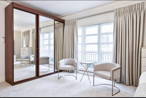 CARLTON COURT - MAYFAIR, Londýn (fotografie 8)