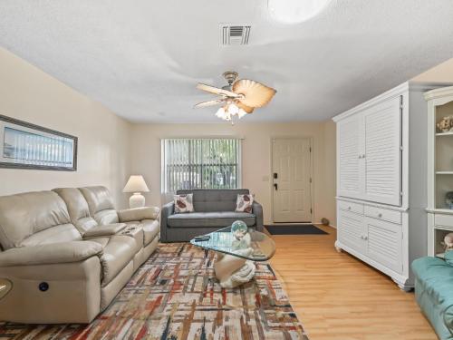 1632 Z1 Village of Orange Blossom Gardens by REMAX Premier in Lady Lake (Florida)