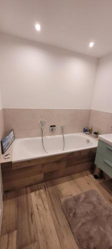 Air-conditioned apartment in a great location with balcony, Leipzig (photo 4)