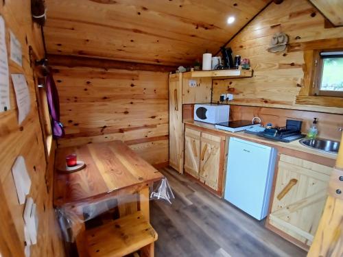 virtuve, Les cabanes féeriques d'Amoncourt (Les cabanes feeriques d'Amoncourt) in Conflandey