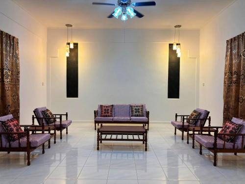 22 Homestay Tenom in 丹南