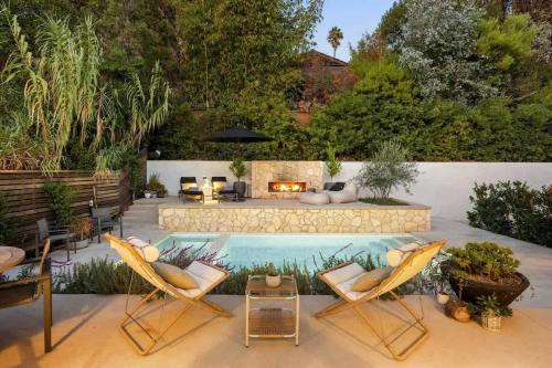 Hollywood Hills Villa by Universal - Pool - Dogs OK, Los Angeles
