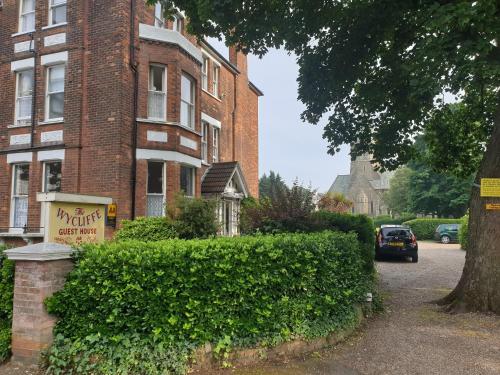 The Wycliffe - image 4